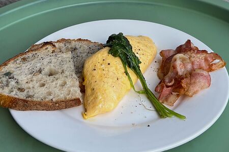 Французский омлет с беконом