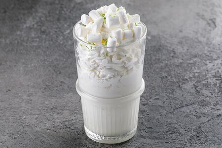 Ванильный молочный коктейль