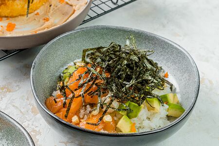 Поке с лососем