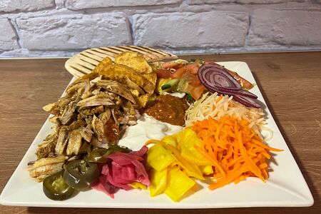 Шаверма на тарелке