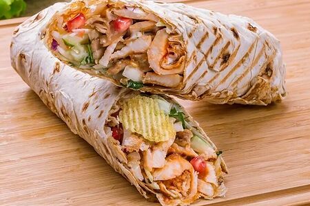 Острая шаурма со свининой на мангале