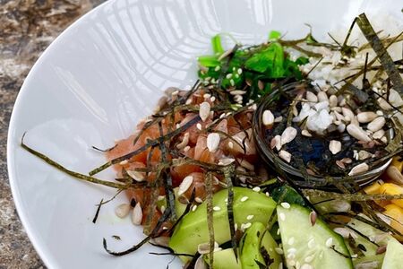 Поке с лососем