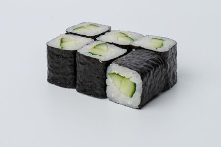 Ролл с огурцом