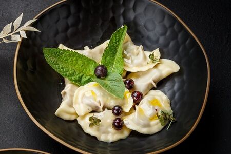 Вареники со смородиной 