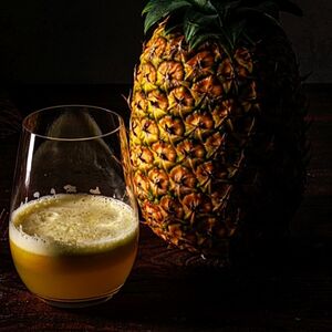 Свежевыжатый ананасовый сок