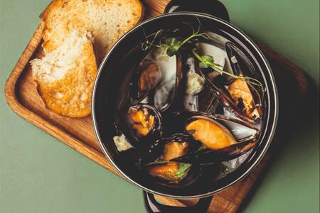 Чилийские мидии в соусе Дорблю