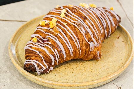 Круассан смородиновый