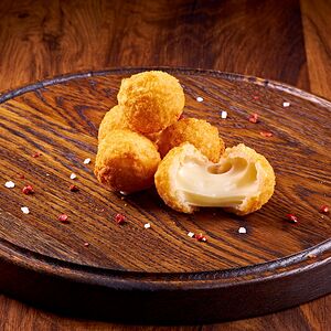 Сырные шарики с моцареллой