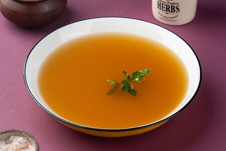 Бульон говяжий костный