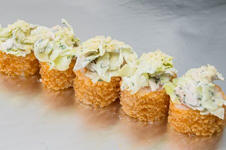 Кранч Цезарь ролл с курицей темпура