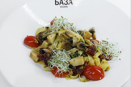 Папарделле кон фунги парчини