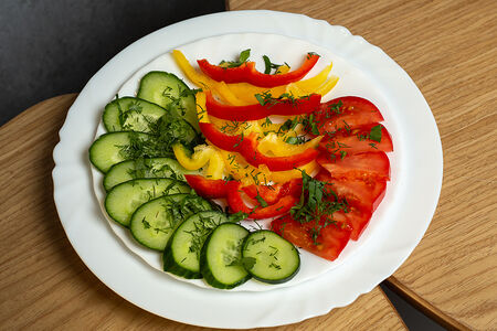 Лето из свежих овощей