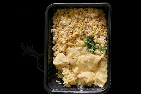 Булгур с куриным филе в соусе карри