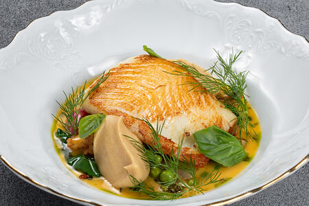 Филе палтуса с кремом из сельдерея