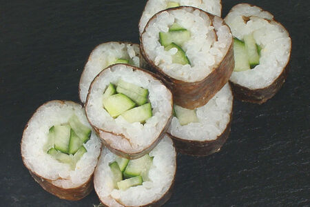 Ролл с авокадо