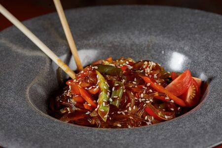 Стеклянная лапша с овощами