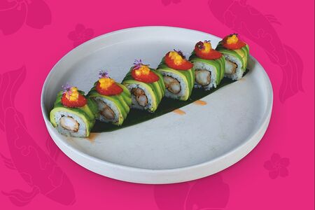 С креветкой в темпуре, клубникой и сальсой манго