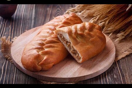 Кулебяка с капустой и яйцом⁣