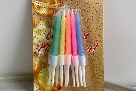 Набор маленьких разноцветных свечей