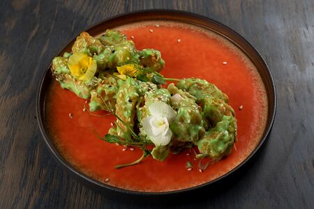 Креветки темпура с соусом из сгущенки-васаби