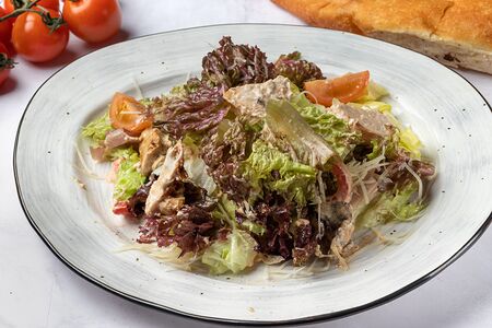 Теплый салат с цыплёнком