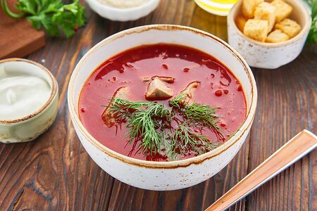 Борщ со сметаной