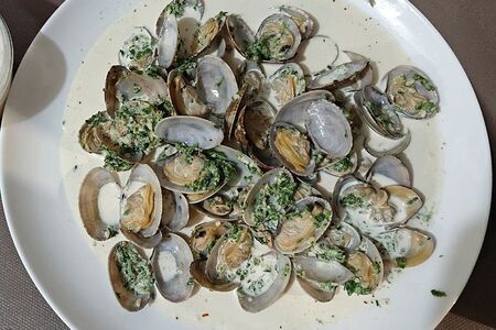 Вонголе в белом соусе