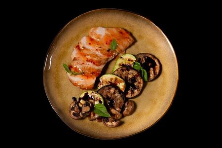 Куриное филе с овощами гриль