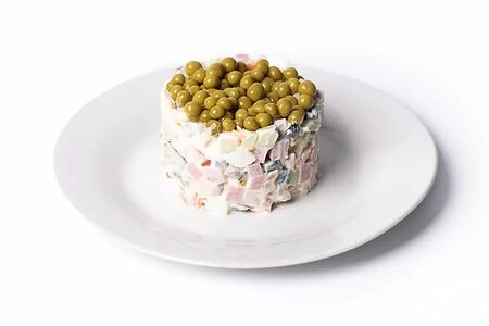 Салат Оливье с ветчиной