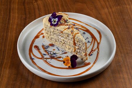 Медовик с облепихой