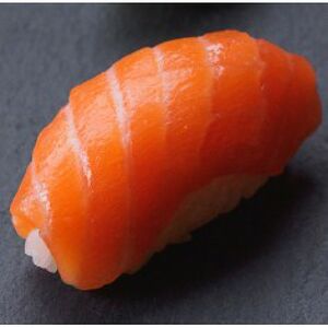 Суши с лососем