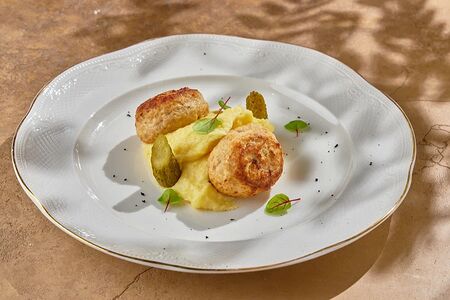 Котлеты из цыпленка с картофельным пюре