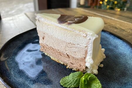 Три шоколада