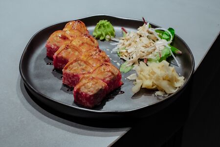 Запеченный ролл Сакура