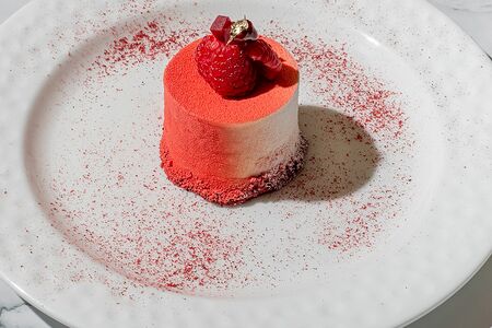 Чизкейк с малиной