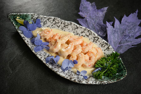 Тигровые креветки в сливочном соусе