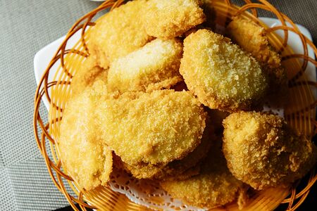 Баклажаны фаршированные в сухарях