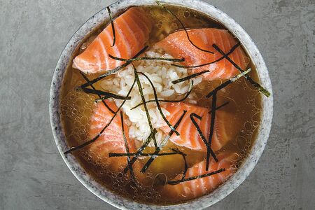 Сяке суп с лососем