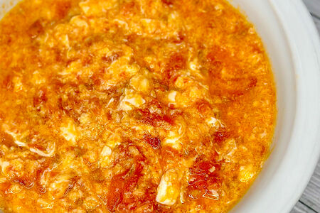 Яичница с помидорами