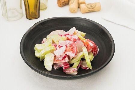 Овощной салат со сметаной