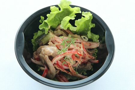 Тёплый салат с курицей