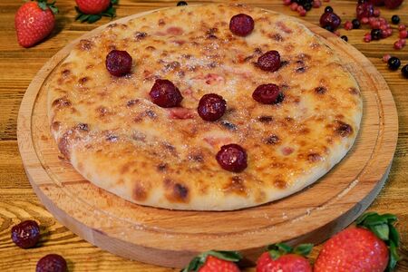 Осетинский пирог с творогом и вишней