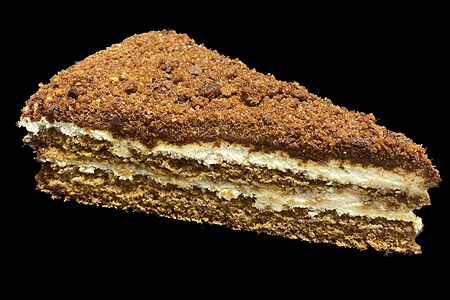 Пирожное Медовик