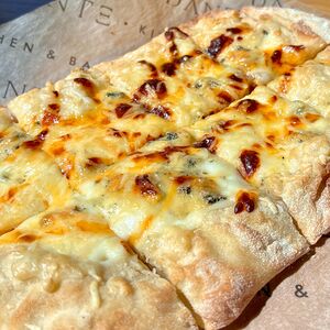 Пицца Четыре сыра