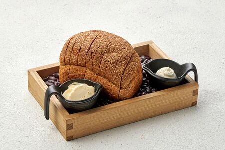 Хлеб Домашний с кремом из брынзы