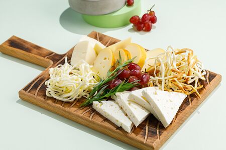 Ассорти из грузинских сыров