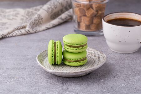 Макаронс Фисташка