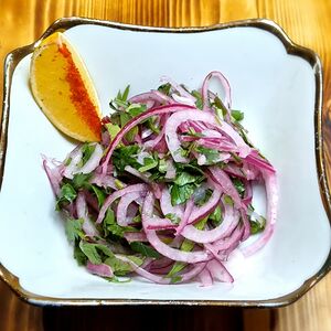 Лук красный маринованный