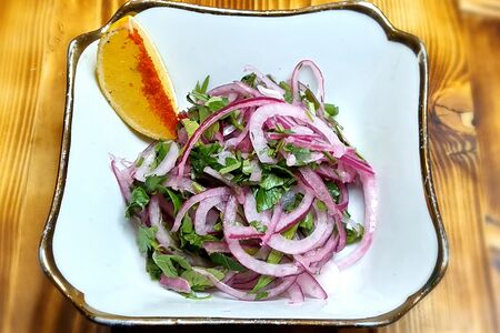 Лук красный маринованный