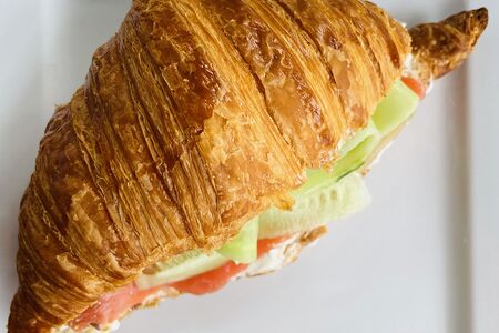 Круассан с форелью
